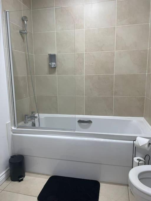 Elegant Centre Walk Everywhere Apartment