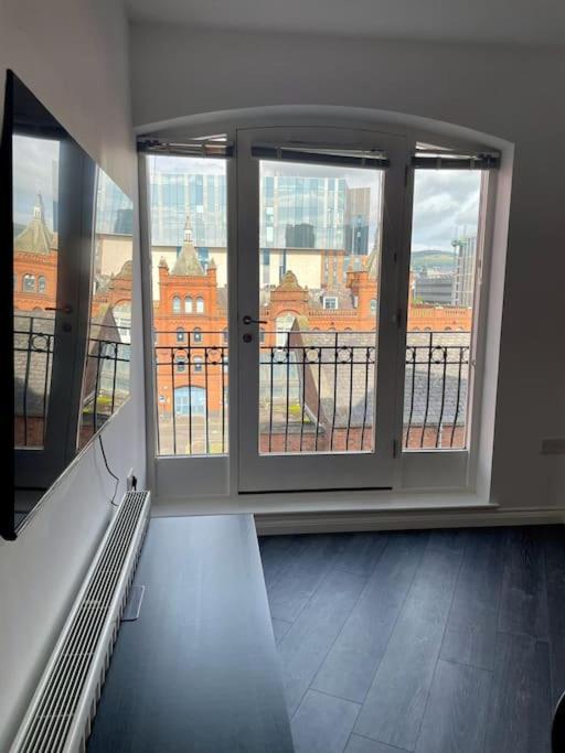 Elegant Centre Walk Everywhere Apartment *